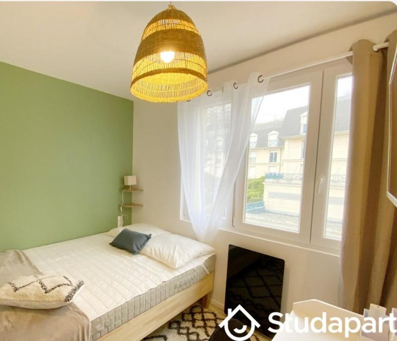 Chambre - 11 m² - 1 pièce