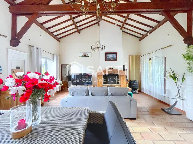 Maison - 180 m² - 7 pièces