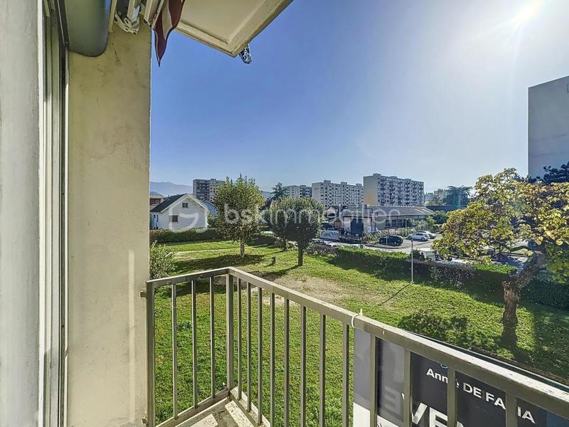 Appartement - 80 m² - 5 pièces