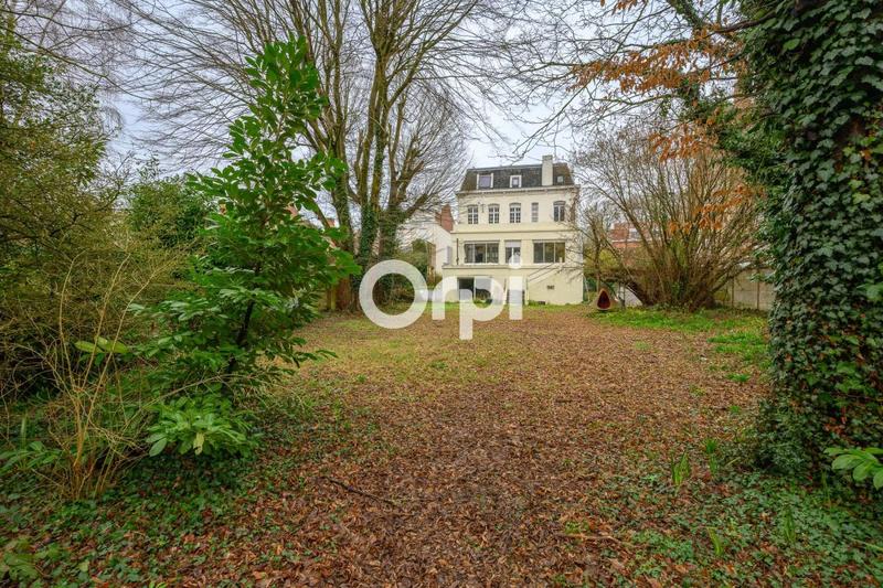 Maison - 313 m² - 9 pièces