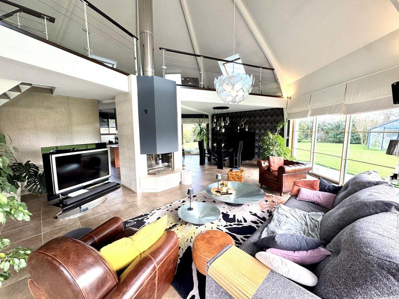 Maison contemporaine - 260 m² - 8 pièces