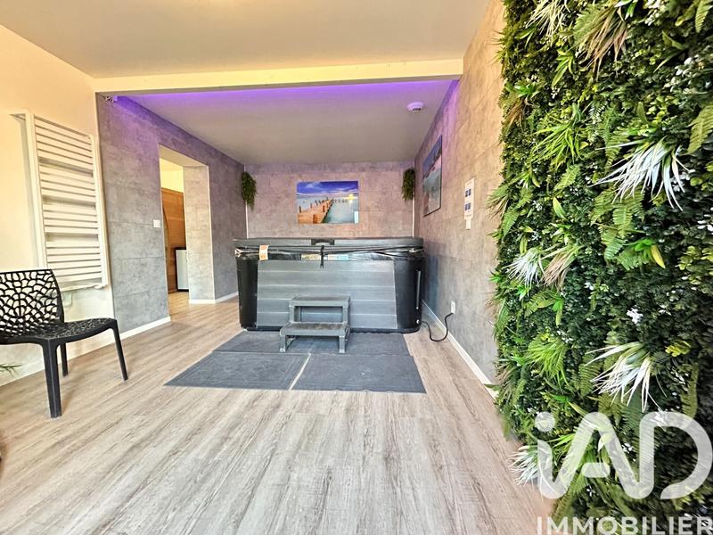 Maison - 248 m² - 6 pièces