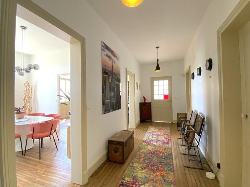 Maison - 206 m² - 9 pièces