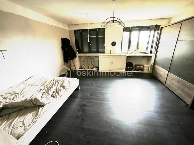 Maison - 270 m² - 8 pièces