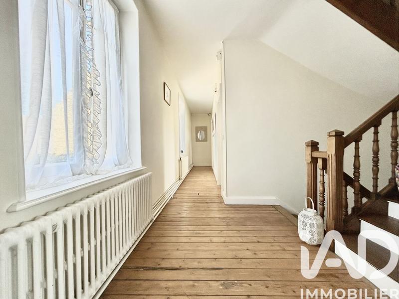 Maison - 230 m² - 8 pièces