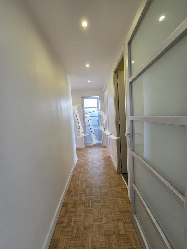 Appartement - 84 m² - 3 pièces