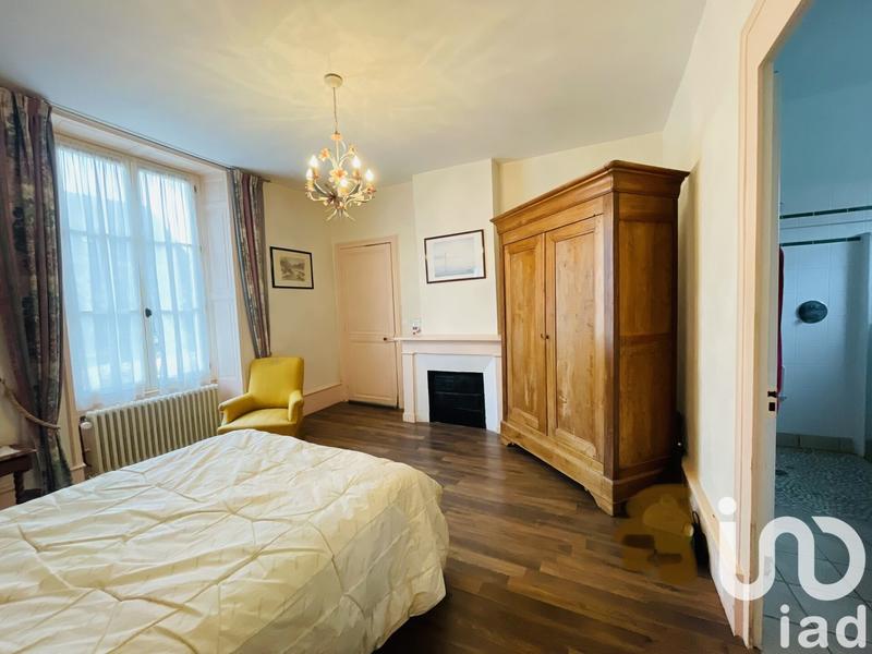 Maison - 245 m² - 11 pièces