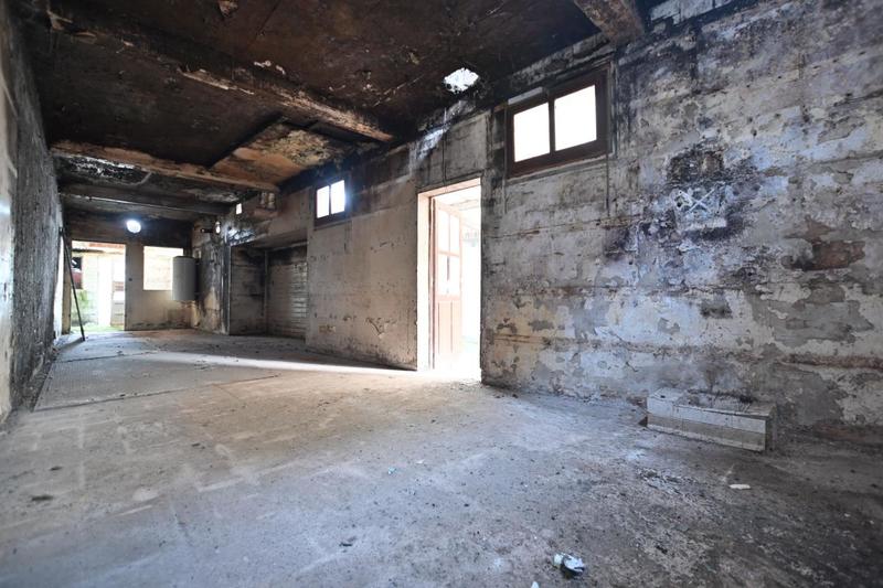 Maison - 289 m² - 2 pièces