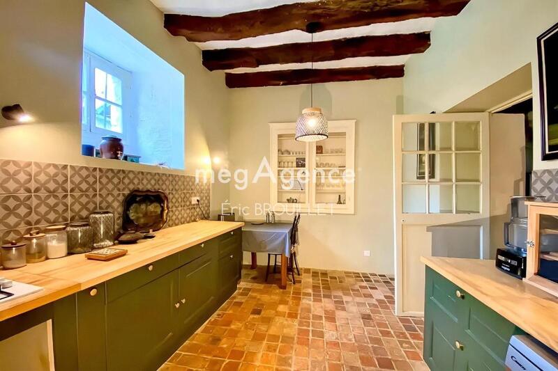 Maison - 202 m² - 8 pièces