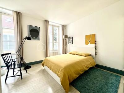 Maison bourgeoise - 200 m² - 7 pièces