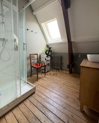 Maison - 315 m² - 9 pièces