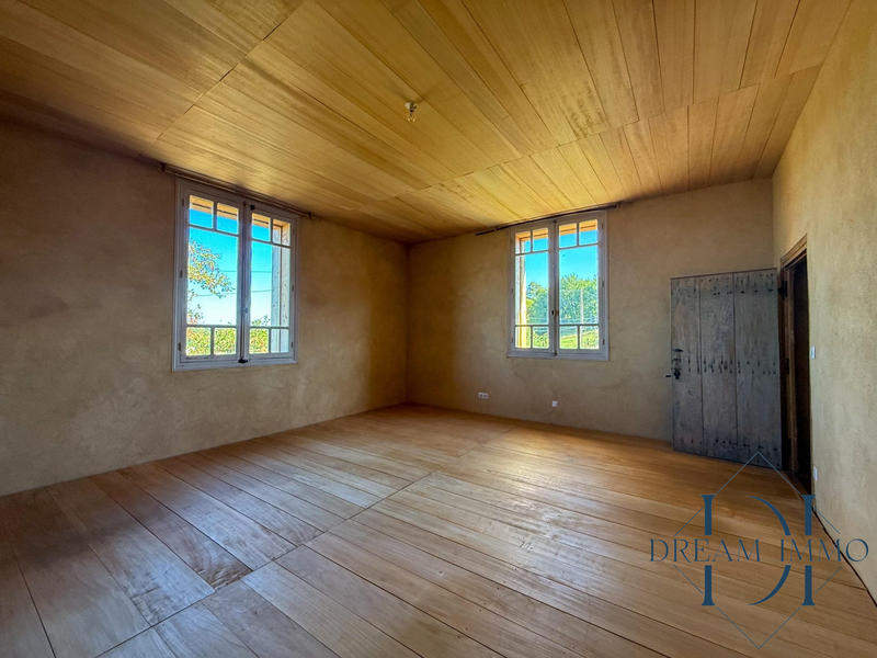 Maison - 196 m² - 5 pièces