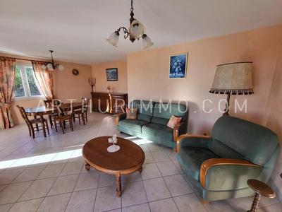 Maison - 104 m² - 4 pièces