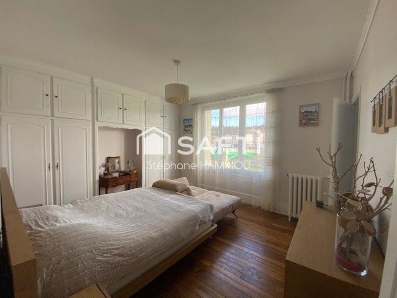 Maison - 244 m² - 9 pièces