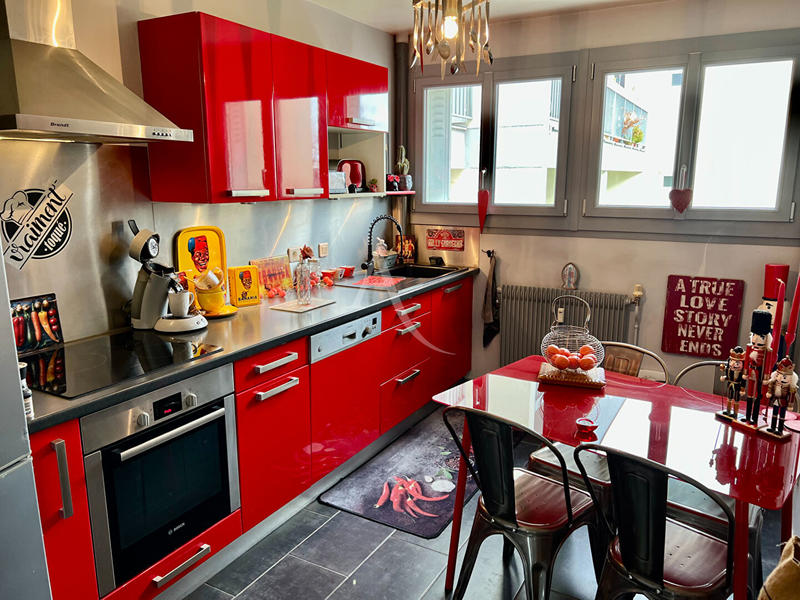 Appartement - 80 m² - 4 pièces