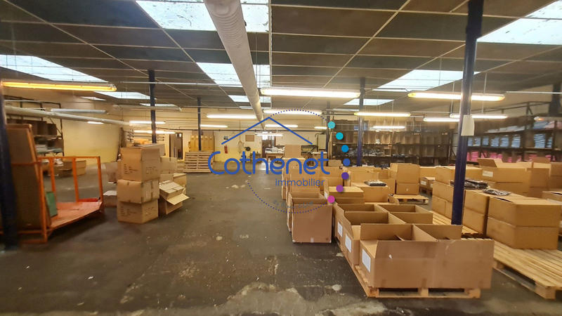 Entrepôt - 737 m²