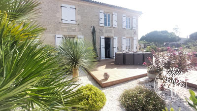 Maison ancienne - 214 m² - 8 pièces