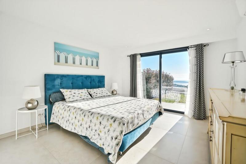 Maison - 260 m² - 6 pièces