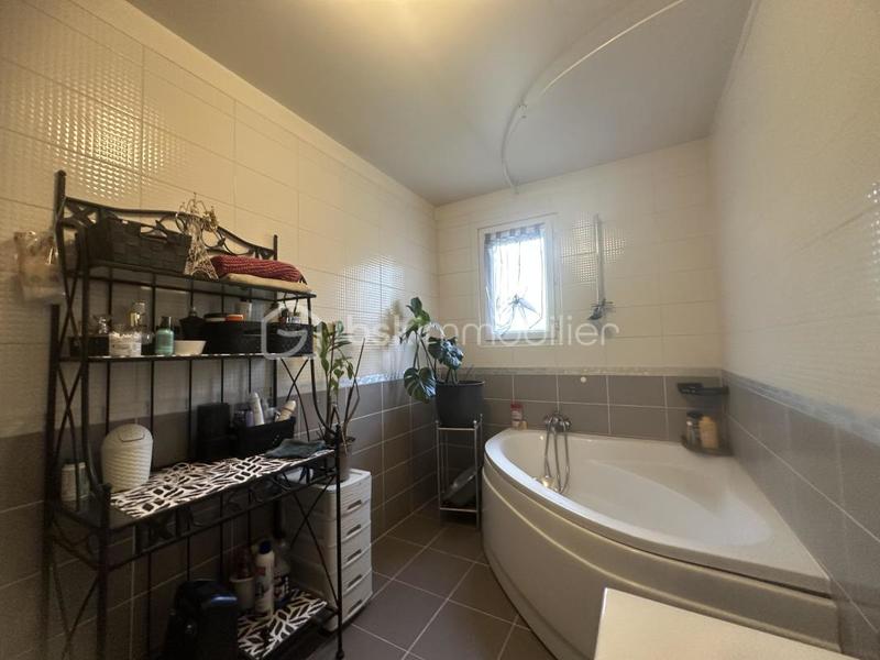 Villa - 90 m² - 4 pièces