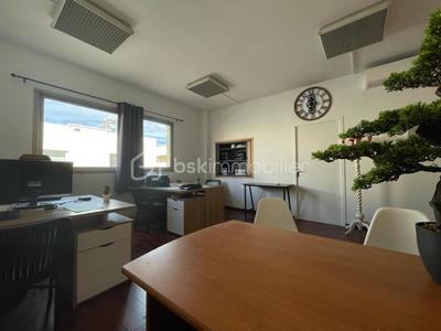 Bureau - 47 m² - 2 pièces