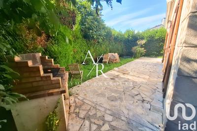 Maison - 121 m² - 10 pièces