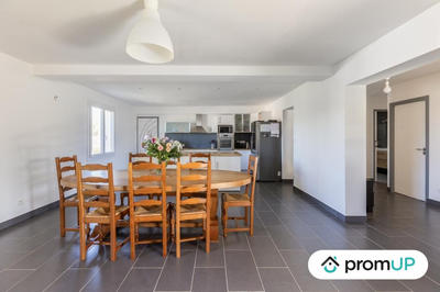 Villa - 234 m² - 7 pièces