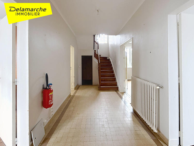 Maison - 201 m² - 9 pièces