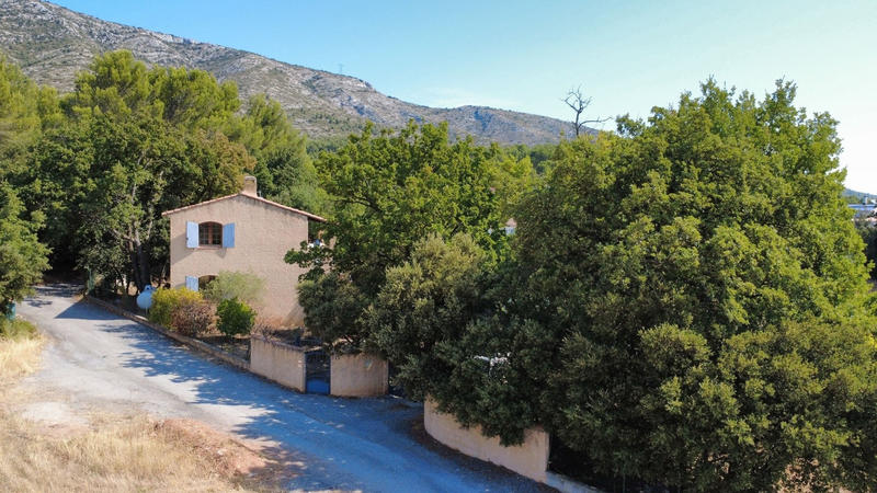 Maison - 141 m² - 6 pièces