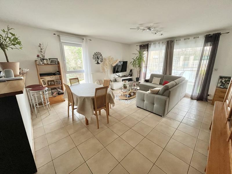 Appartement - 100 m² - 4 pièces