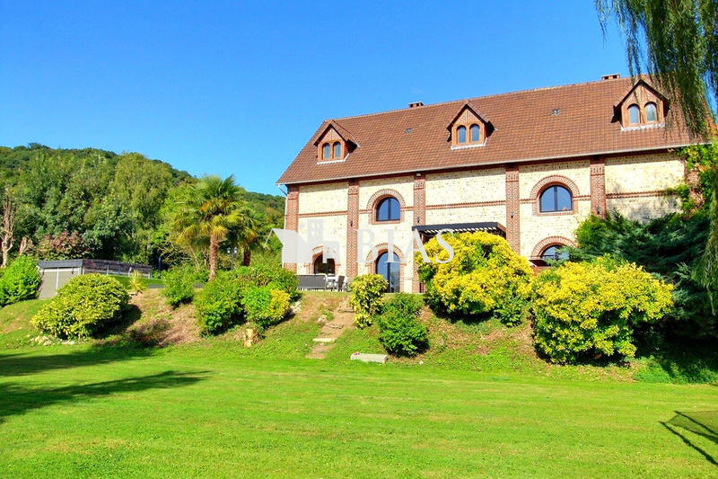 Maison - 272 m² - 7 pièces