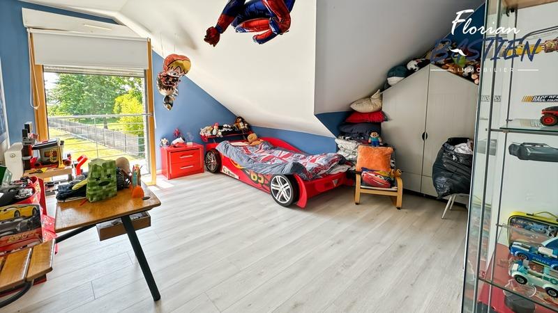 Maison - 172 m² - 7 pièces