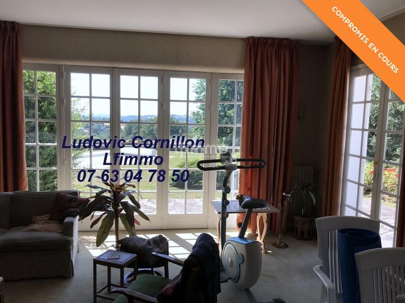 Maison - 207 m² - 11 pièces