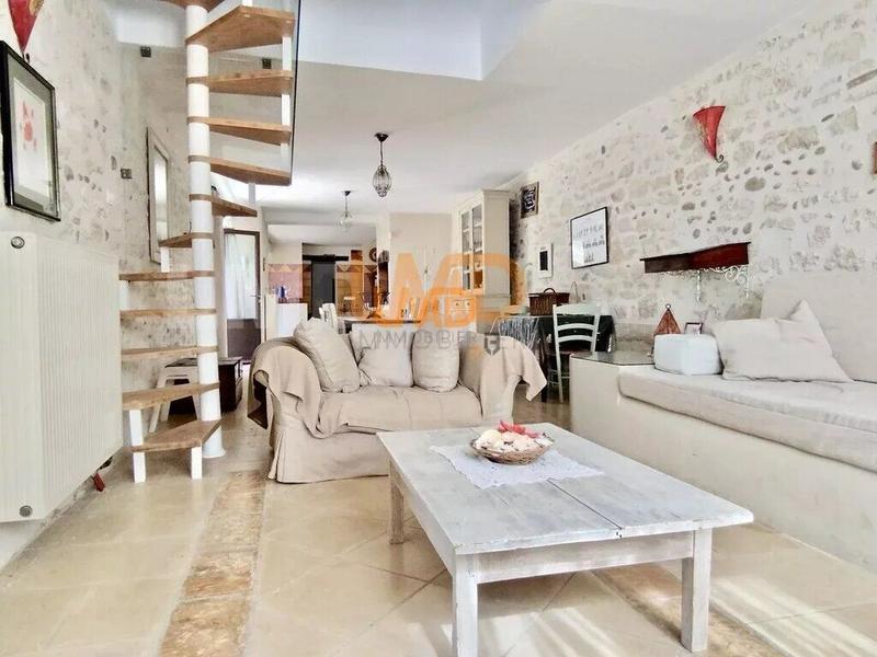 Maison - 300 m² - 11 pièces