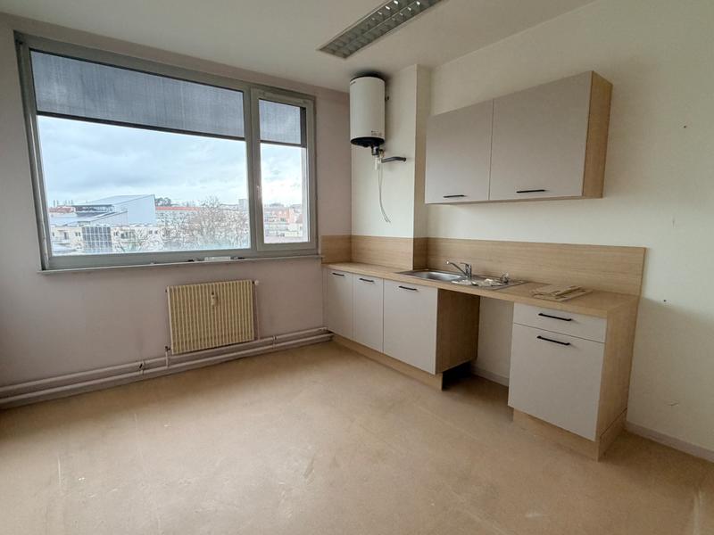 Local d'activités - 154 m²