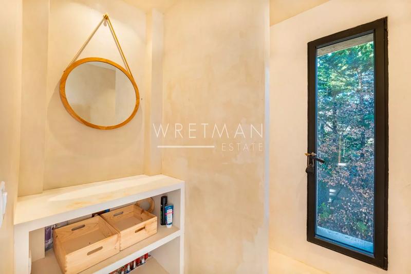 Maison - 222 m² - 6 pièces