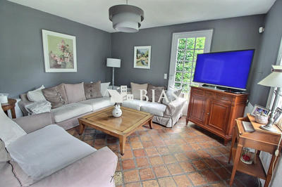 Maison - 225 m² - 8 pièces