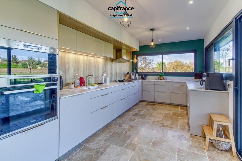 Propriété - 229 m² - 7 pièces