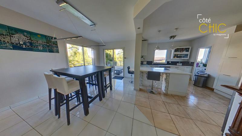 Maison - 254 m² - 7 pièces