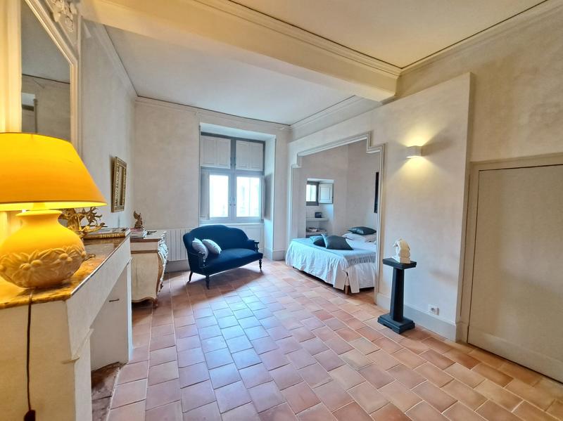 Maison - 247 m² - 6 pièces