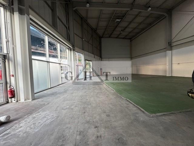Entrepôt - 505 m²
