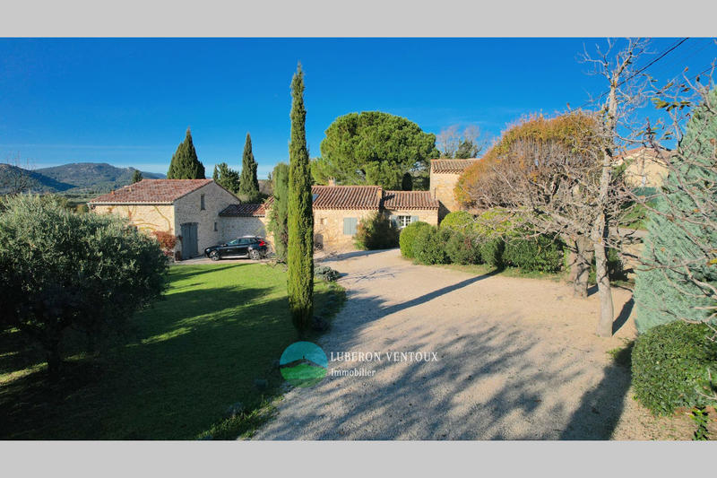 Maison - 209 m² - 7 pièces