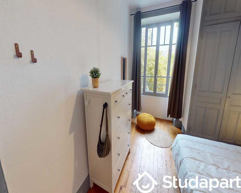 Chambre - 120 m² - 1 pièce