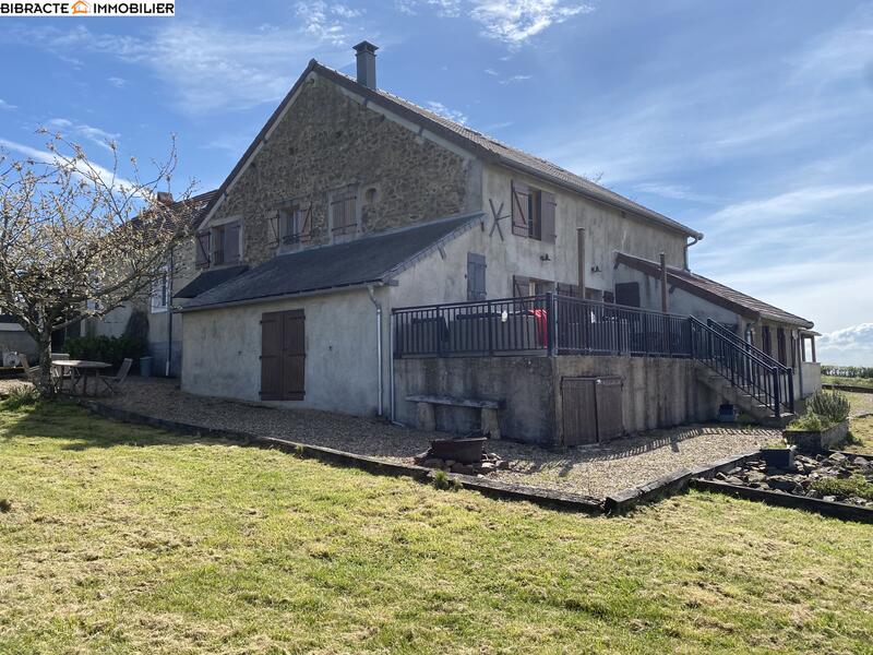 Maison - 305 m² - 9 pièces