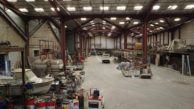 Local d'activité / Entrepôt - 6 360 m² - 15 pièces