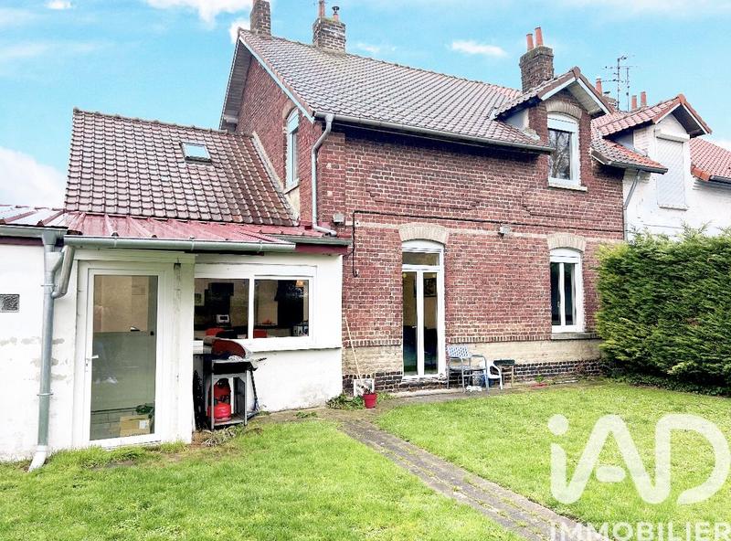 Maison - 98 m² - 4 pièces