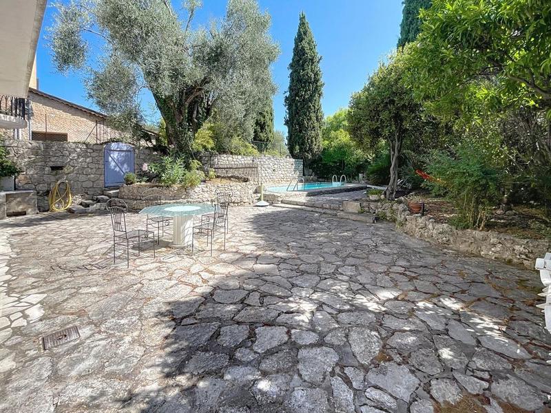 Maison - 263 m² - 6 pièces