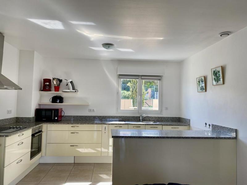 Appartement - 77 m² - 3 pièces