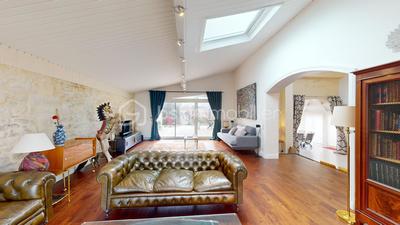 Maison - 340 m² - 10 pièces