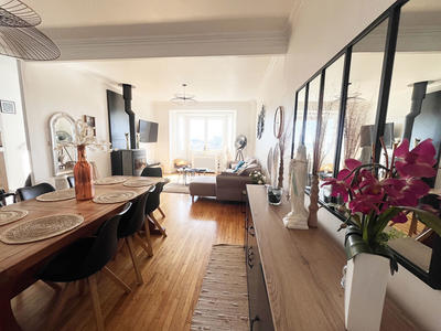 Maison - 198 m² - 8 pièces