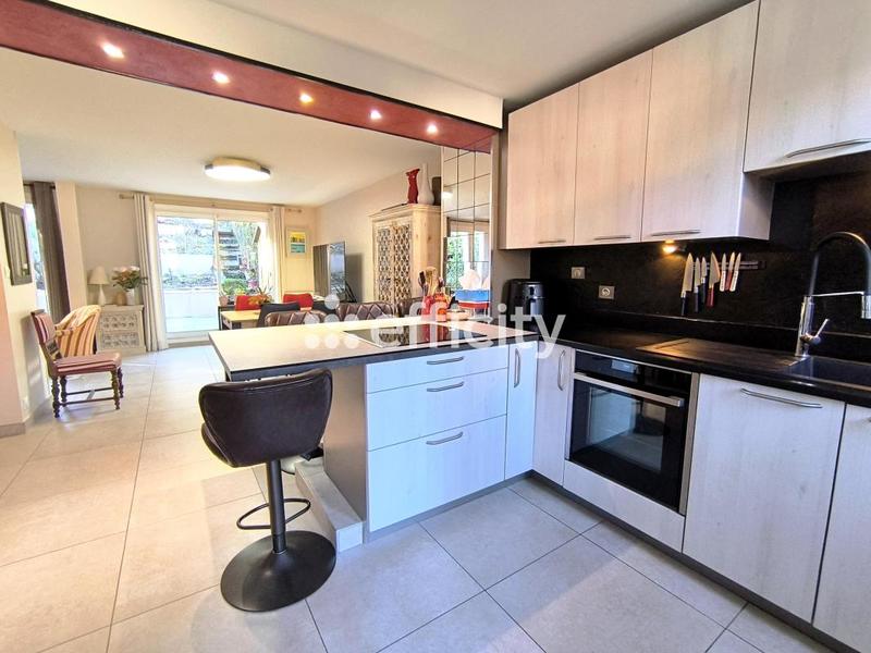 Maison - 96 m² - 4 pièces